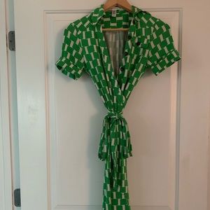 DVF short sleeve wrap dress